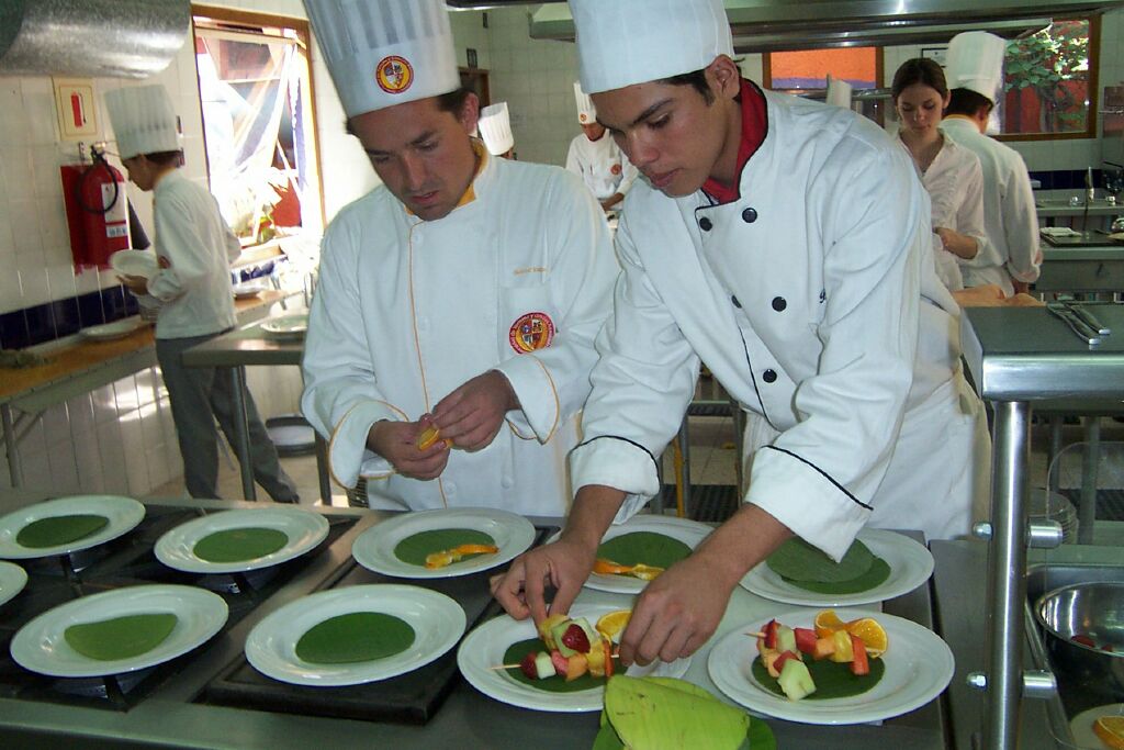 SlowMed – Invitation to tender for General Chef Coordinator