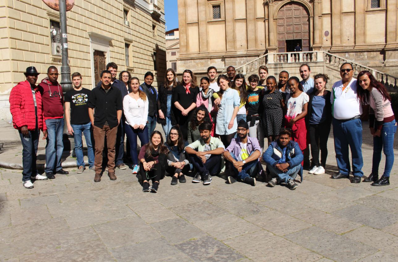 https://en.danilodolci.org/media/sites/5/read-partecipa-ad-arte-migrante.jpg